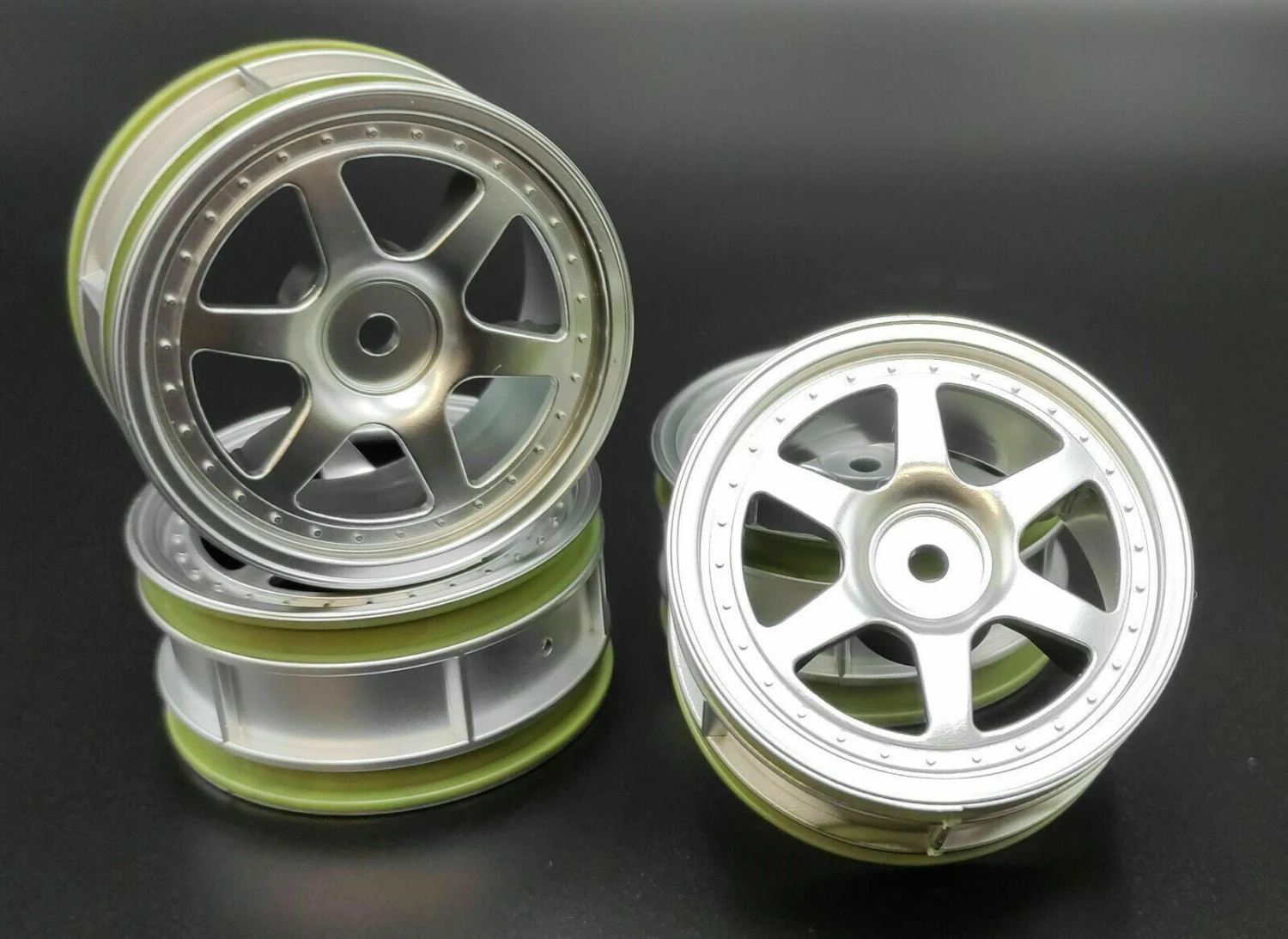 TAMIYA 1:10 WHEELS (4 PCS) FOR E.G. ISUZU MU 6-SPOKE 26MM "SILVER" # 309334189 2 TAMIYA 1:10 WHEELS (4 PCS) FOR E.G. ISUZU MU 6-SPOKE 26MM "SILVER" # 309334189 - Image 2